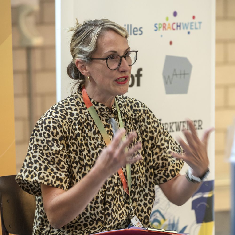 Dr. Jana Baumgartner am SCHULEkonkret Forum 2025