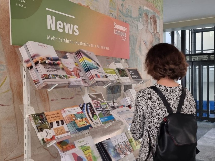 Newsständer magistra Bildungsmesse