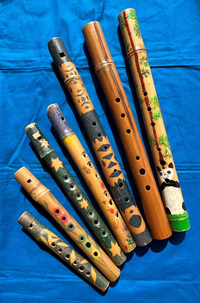 Musikunterricht - Flöten bauen und spielen mit einfachen Mitteln