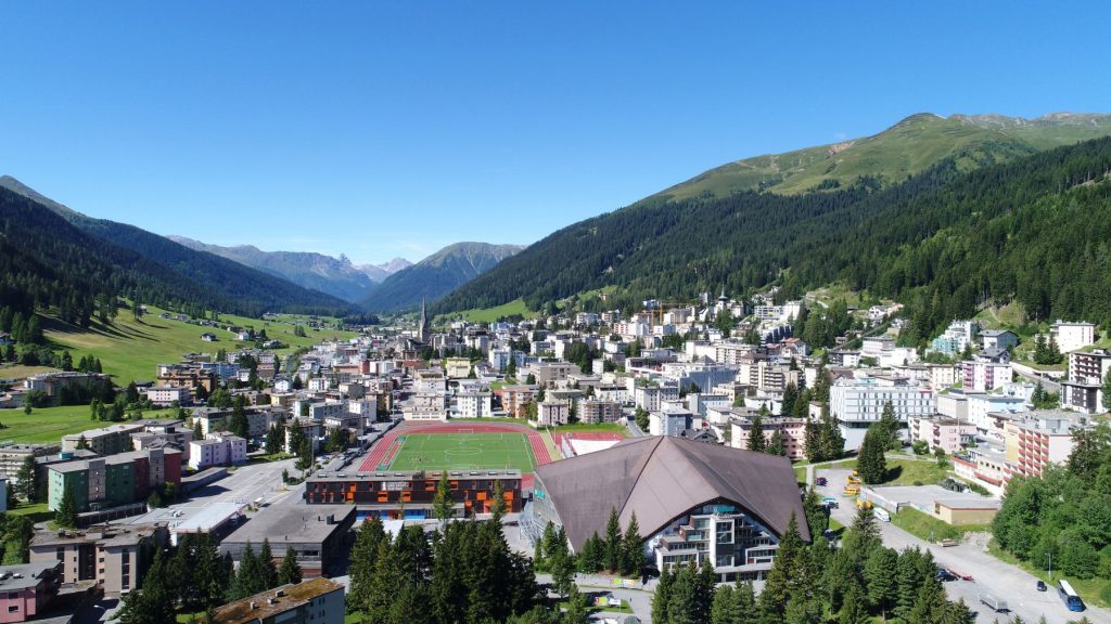Davos Stadt Blick von oben